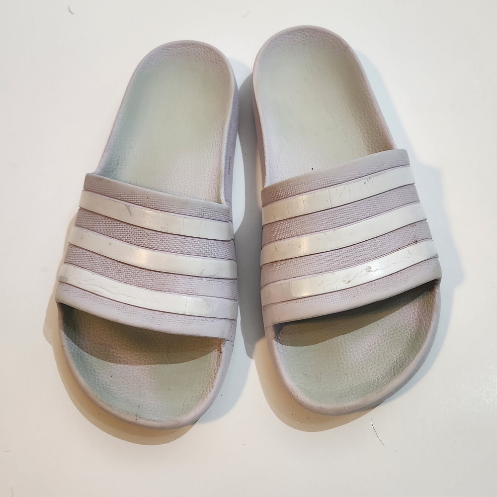 Womens Worn Adidas Size 8 Slides